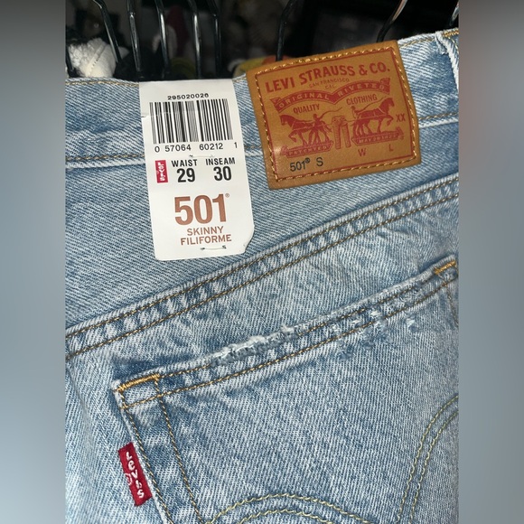 Levi's Women's Straight Leg Jeans in Light Blue - Picture 6 of 6